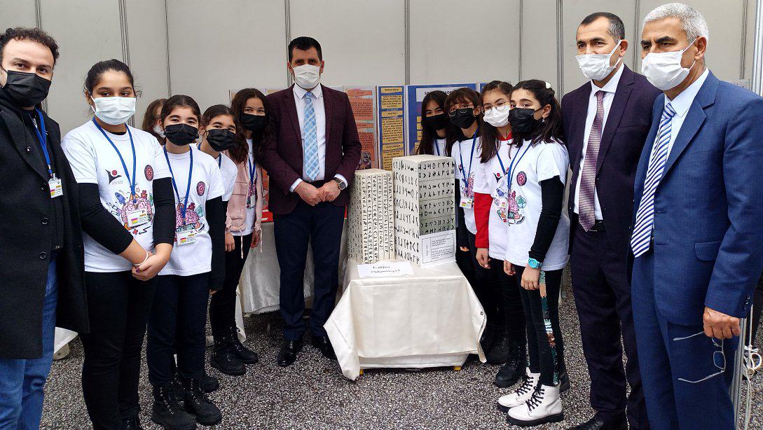 50. Yıl Ortaokulu Tübitak 4006 Bilim Fuarı Sergisi Açıldı