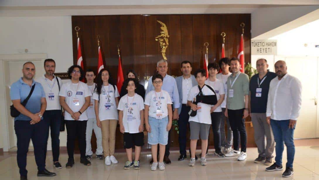 Bilim ve Sanat Mekezi ve Ödemiş Mesleki ve Teknik Anadolu Lisesi ekipleri, Kaymakam Fatih Aksoy'u ziyaret ettiler.