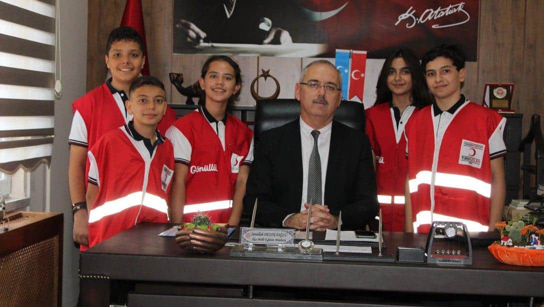 Mustafa Ayşe Yanbastı Ortaokulu'ndan Kan Bağışı Kampanyası...