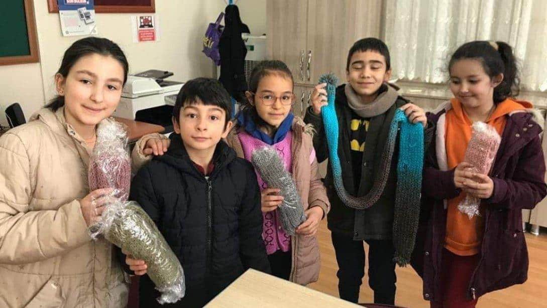 Bademli Şükrü Saraçoğlu İlkokulu'ndan Deprem Bölgesi'ne Yardım