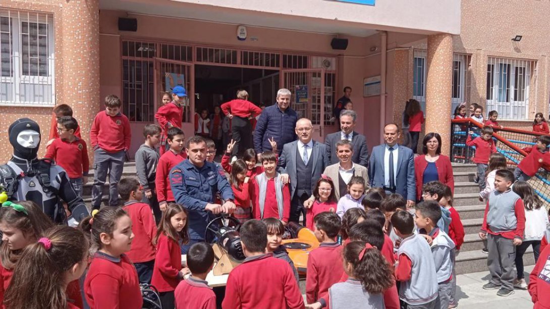 Atatürk İlkokulu'nda Sahil Güvenlik Eğitimi